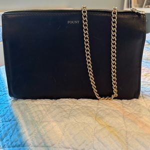 Fount Finley Crossbody with chain
